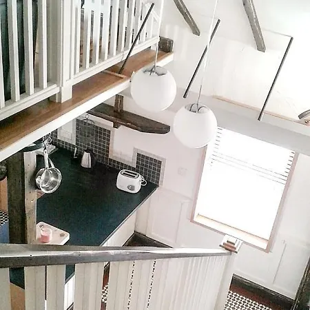 Cosy In With Balcony 32 M² View