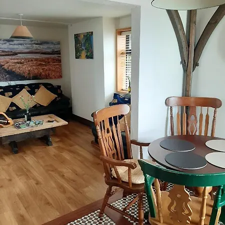 Cosy In With Balcony 32 M² View Galway